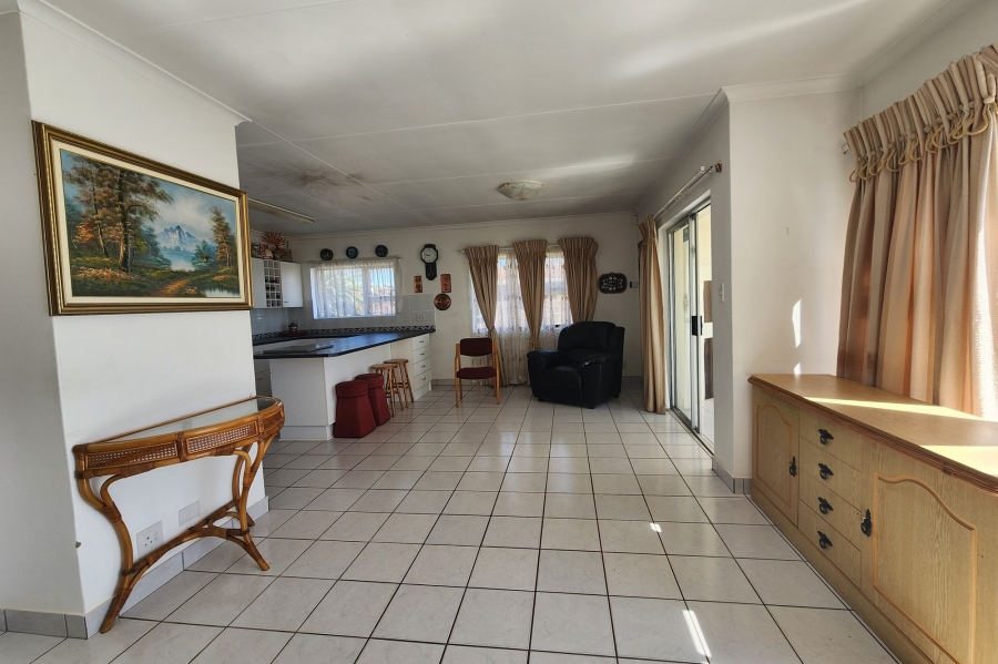 5 Bedroom Property for Sale in Wavecrest Eastern Cape
